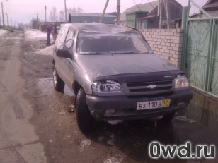 Битый автомобиль Chevrolet Niva