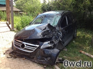 Битый автомобиль Volkswagen Tiguan