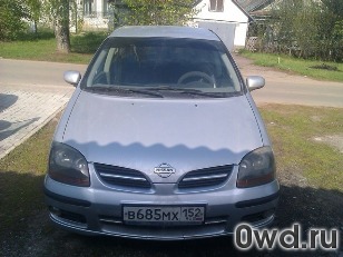 Битый автомобиль Nissan Almera Tino