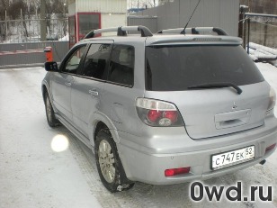 Битый автомобиль Mitsubishi Outlander