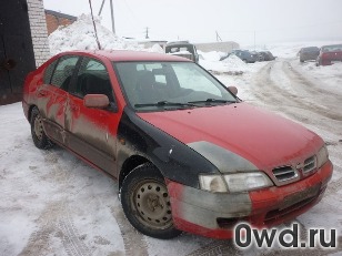 Битый автомобиль Nissan Primera