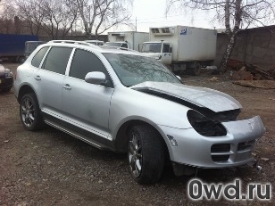 Битый автомобиль Porsche Cayenne