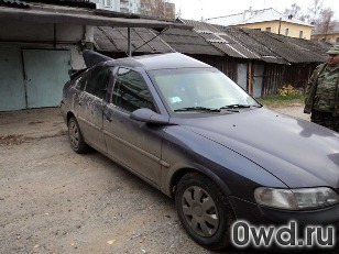 Битый автомобиль Opel Vectra