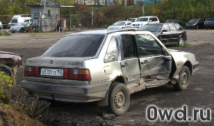 Битый автомобиль Volvo 440