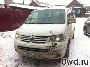 Битый автомобиль Volkswagen Multivan