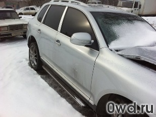 Битый автомобиль Porsche Cayenne